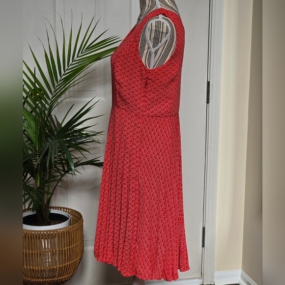 Banana Republic Women's Red Printed Dress Size 6 - Picture 3 of 6